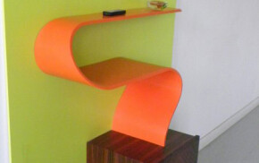 Mobiletto in legno e corian