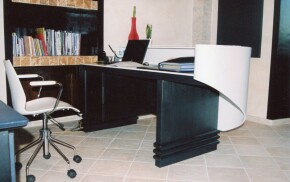 Scrivania in Legno e Corian