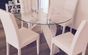 Tavolo in Corian e vetro